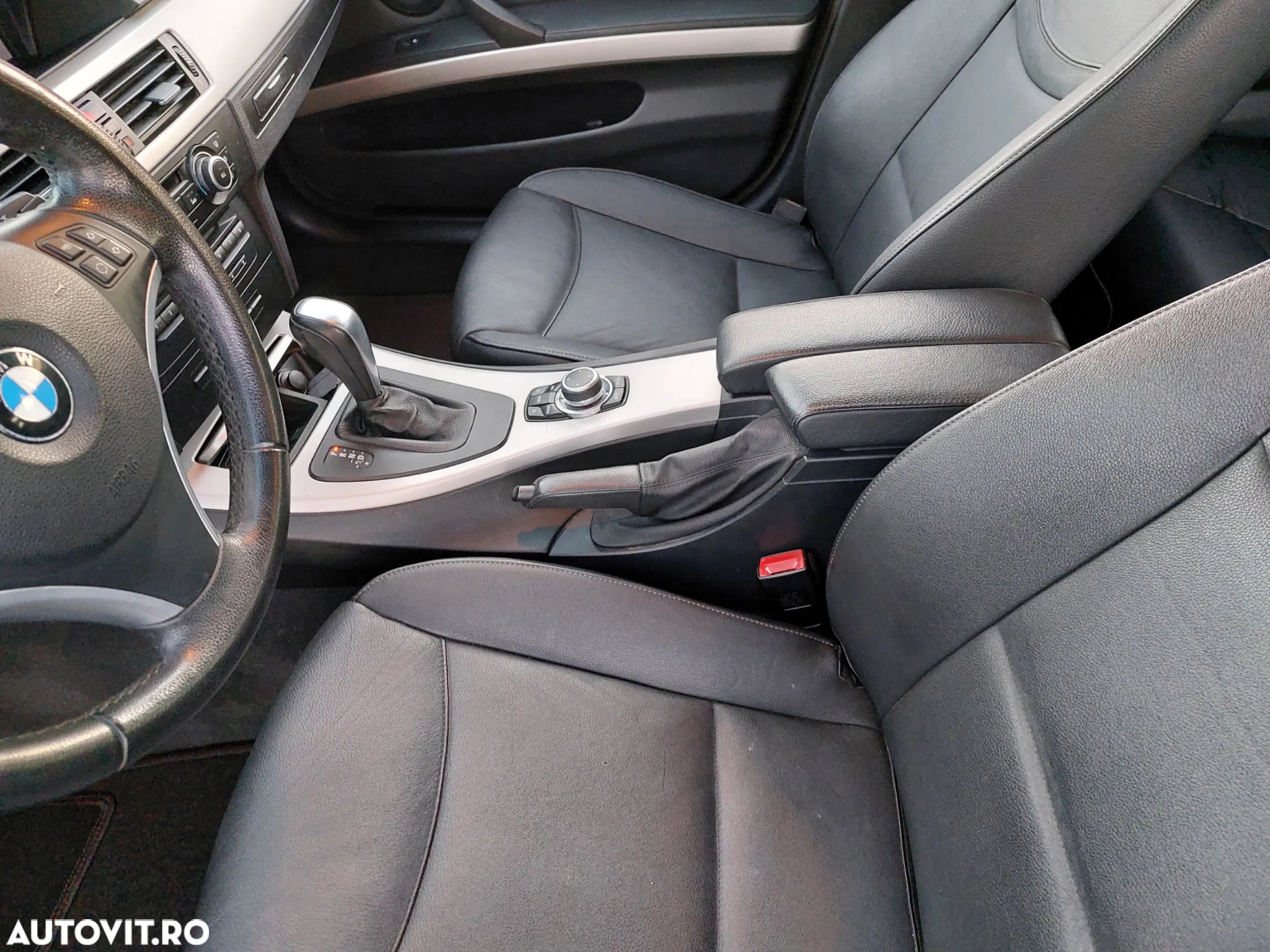 BMW Seria 3 320d DPF Touring Aut. - 25