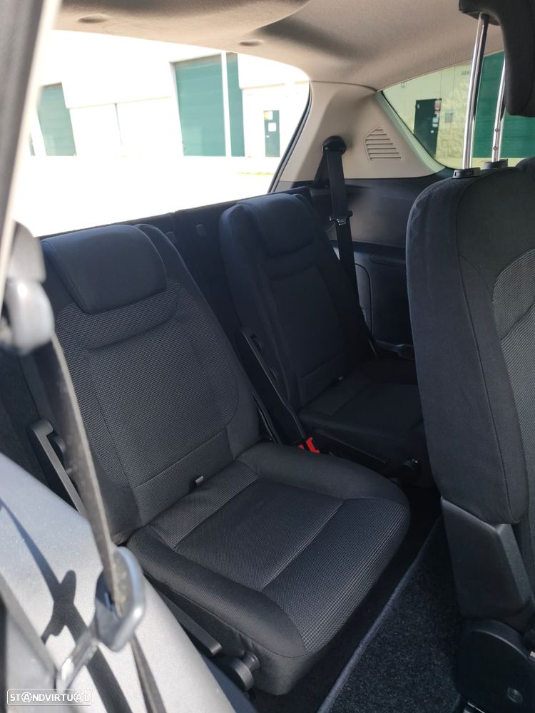 Ford S-Max 1.8 TDCi Titanium 7L - 36