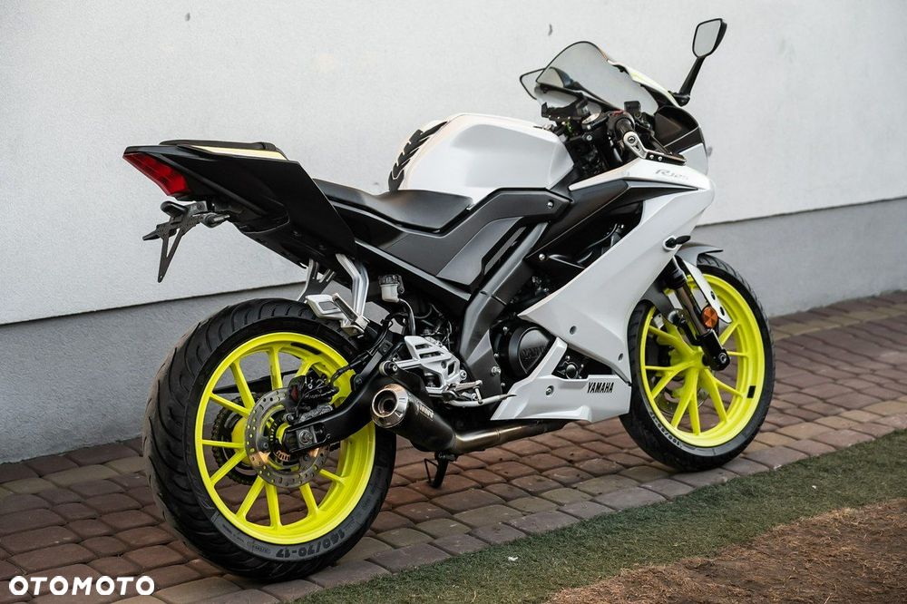 Yamaha YZF - 4
