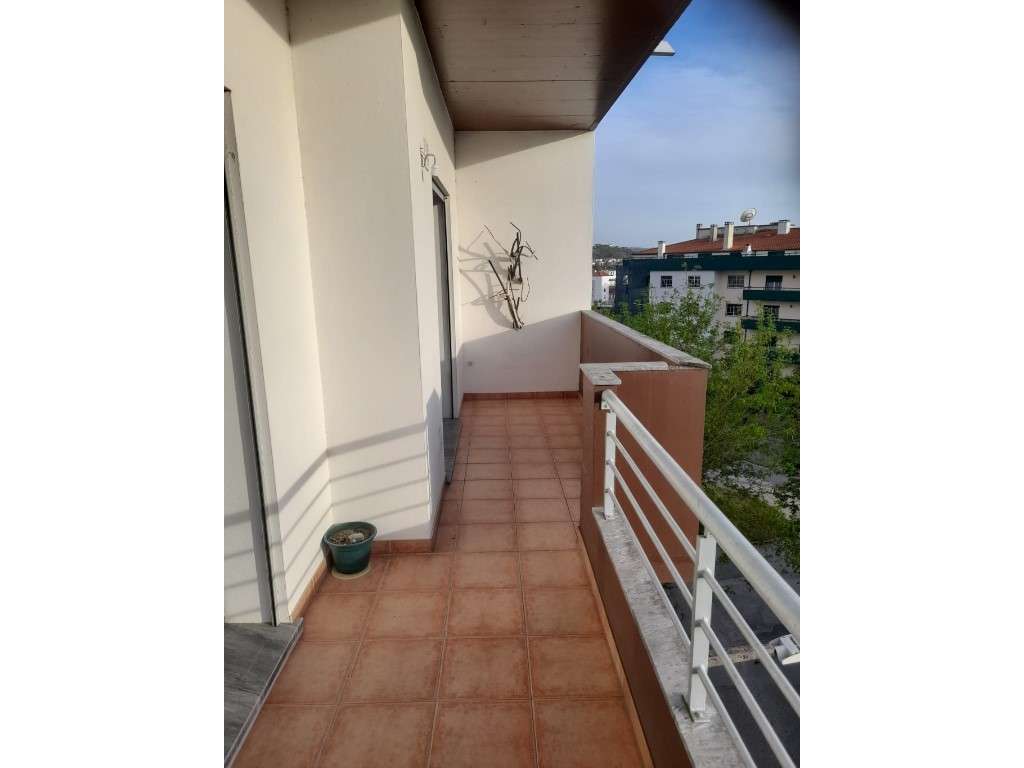 Apartamento T3 - Gândara dos Olivais (Qta de Alçada) - Grande imagem: 4/27