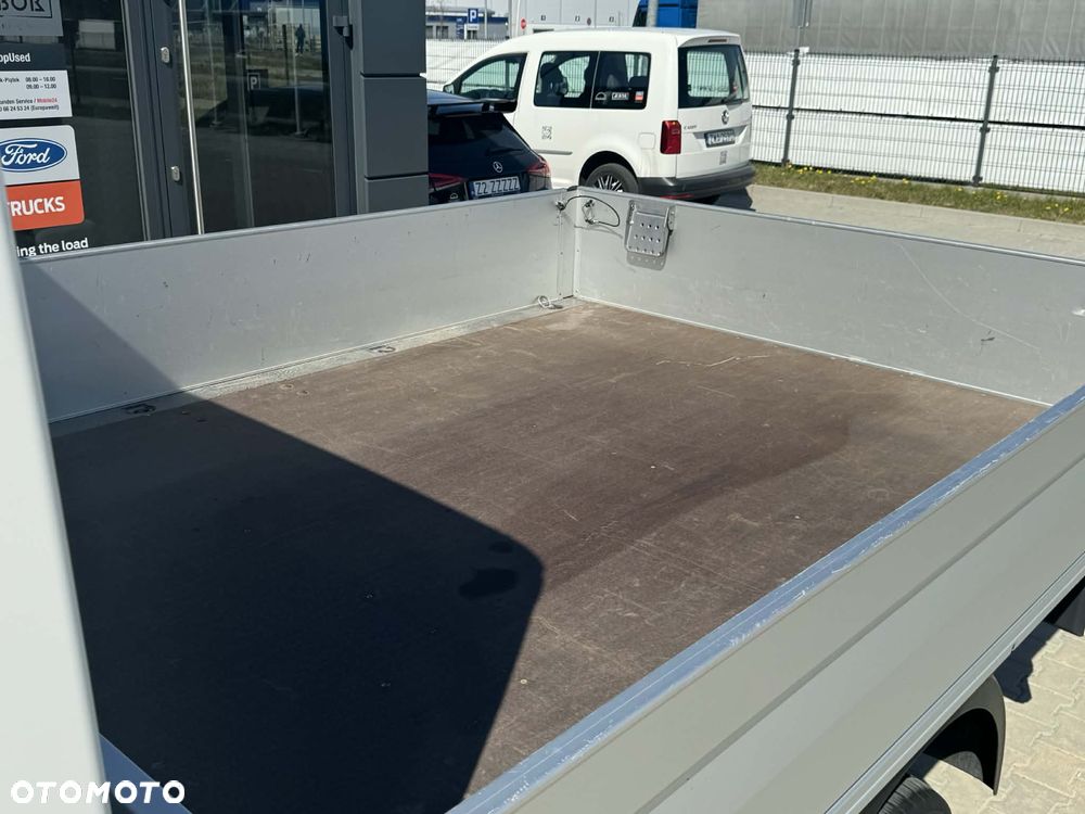 MAN 4X4 / TGE 3.140 DOKA 7-osobowa - 15