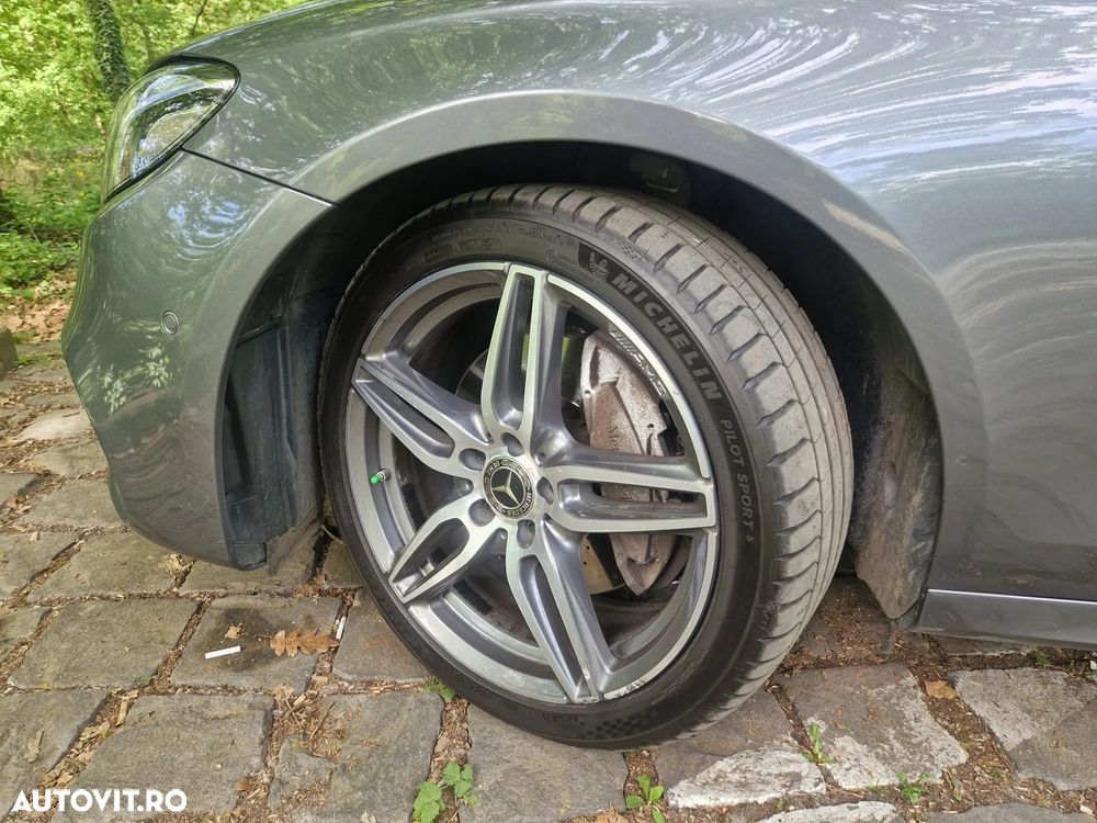 Mercedes-Benz E - 11