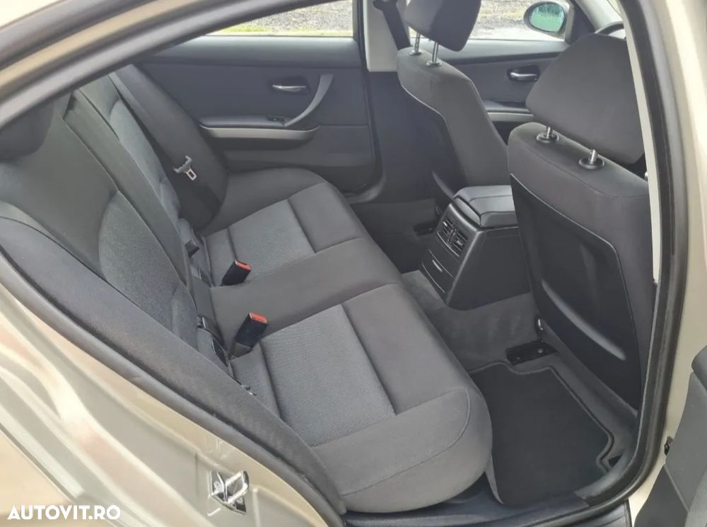 BMW Seria 3 318i - 5