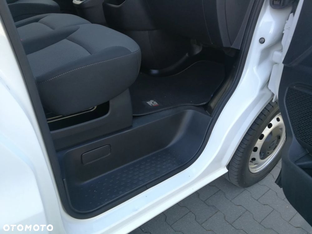 Renault Trafic - 13