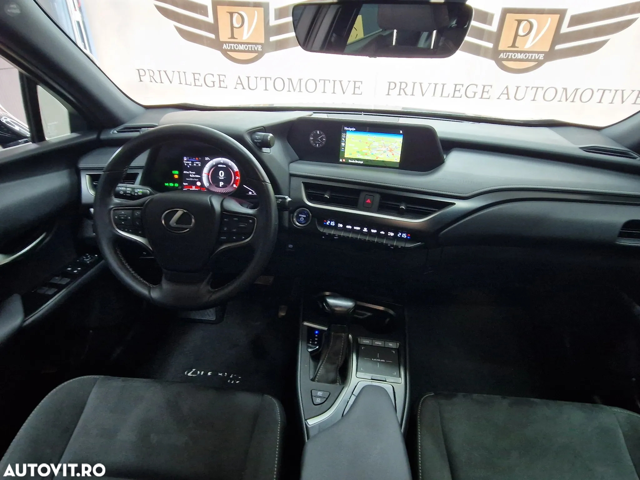 Lexus UX 250h Business Edition - 12