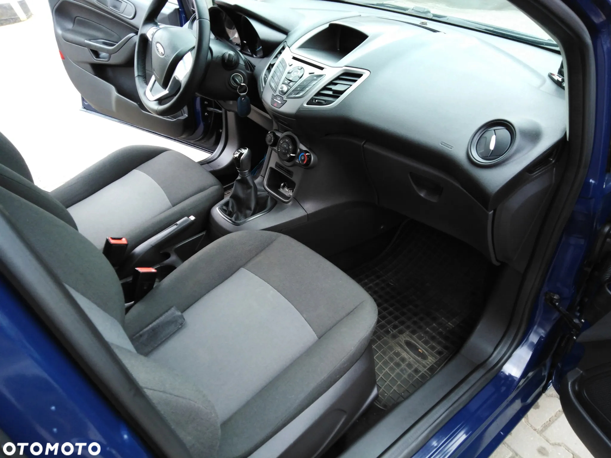 Ford Fiesta 1.5 TDCi Ambiente - 10