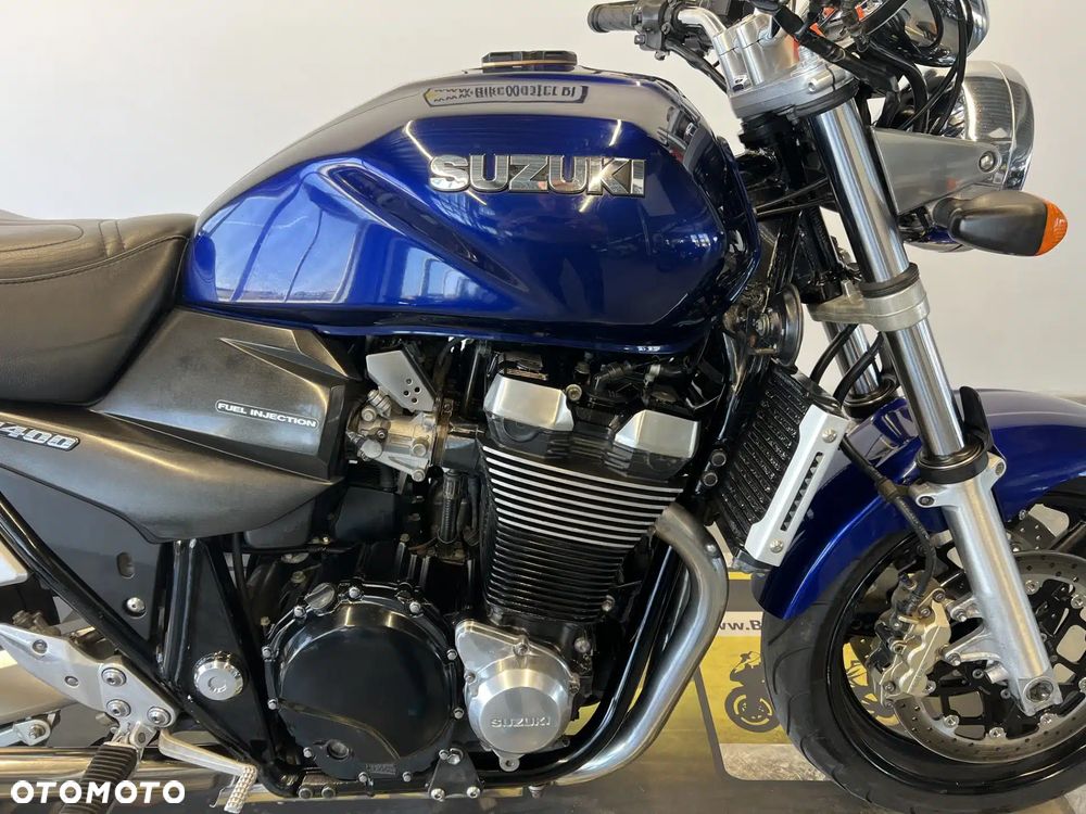 Suzuki GSX - 24
