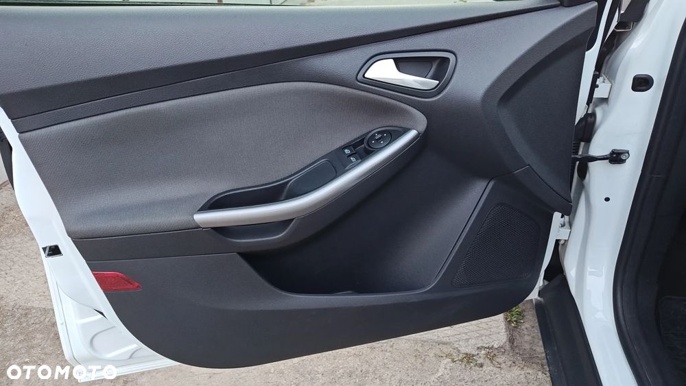 Ford Focus 1.6 TDCi DPF Ambiente - 14