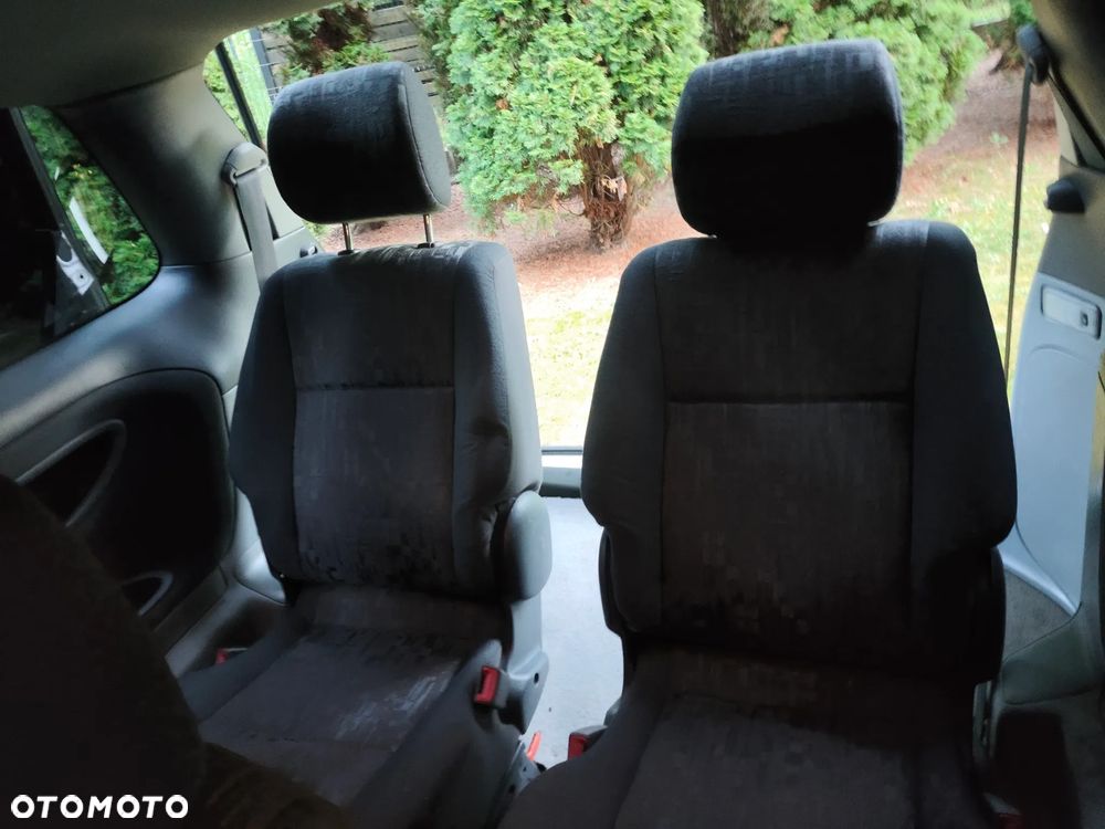 Toyota Previa 2.0 D-4D Linea Terra - 16