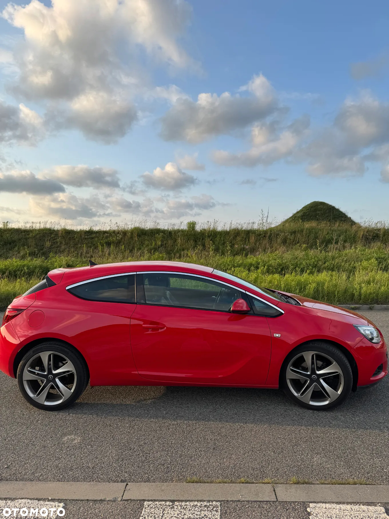 Opel Astra IV GTC 1.6 T Sport - 3