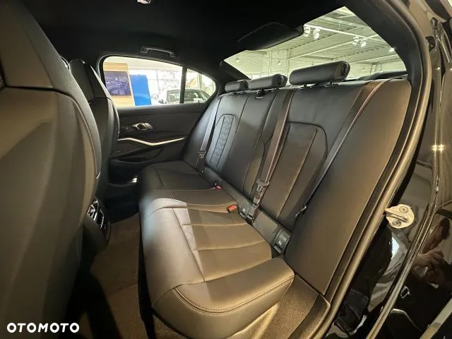 BMW M3 Competition xDrive sport - 11