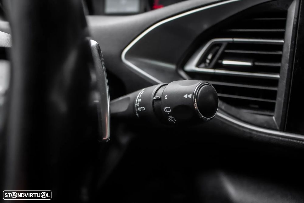 Peugeot 308 BlueHDi FAP 130 EAT8 Stop & Start Allure - 13