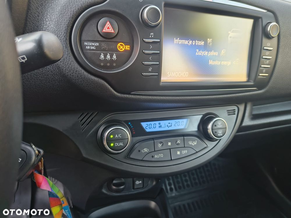 Toyota Yaris Hybrid 100 Dynamic EU6 - 10