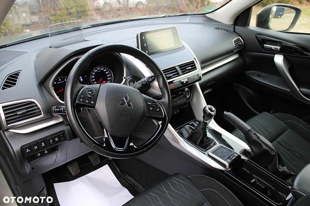 Mitsubishi Eclipse Cross - 12