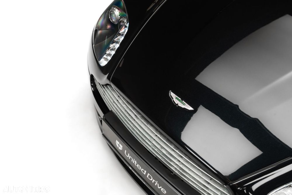 Aston Martin V8 Vantage - 6