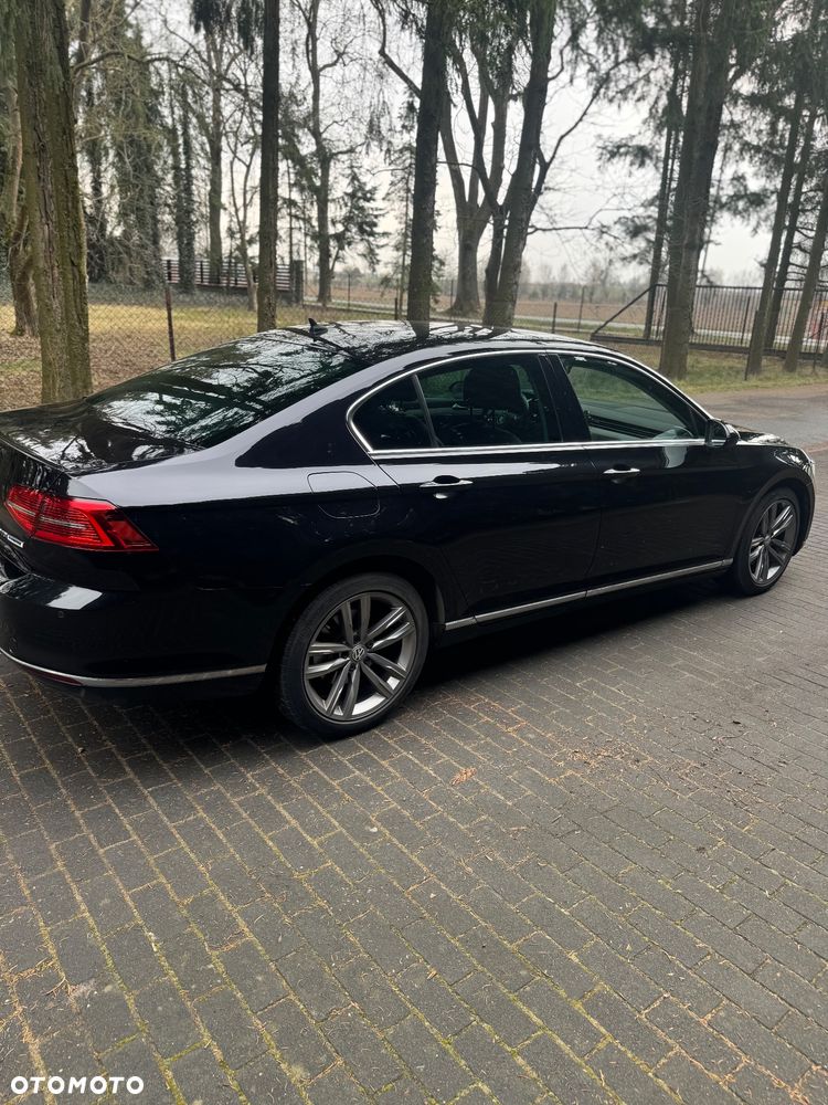 Volkswagen Passat - 12