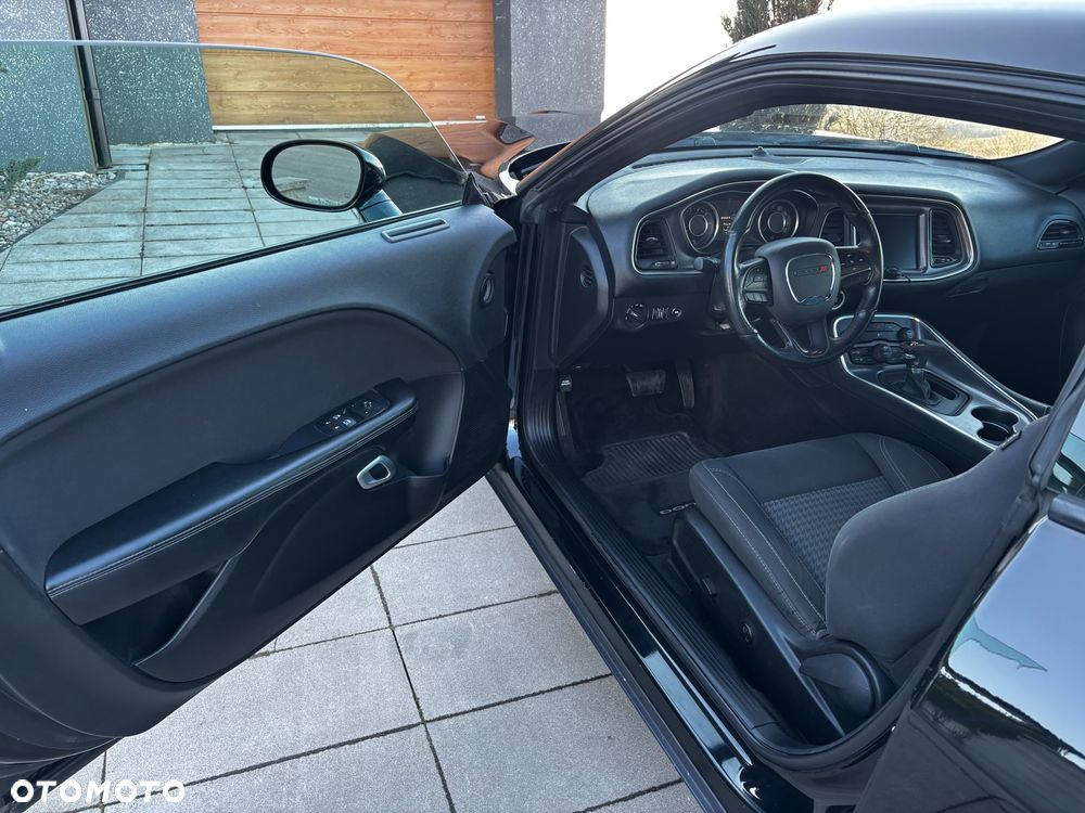 Dodge Challenger - 13