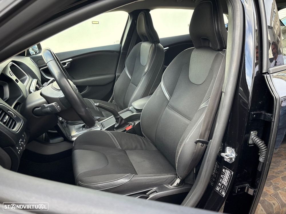 Volvo V40 2.0 D2 Momentum Eco - 7