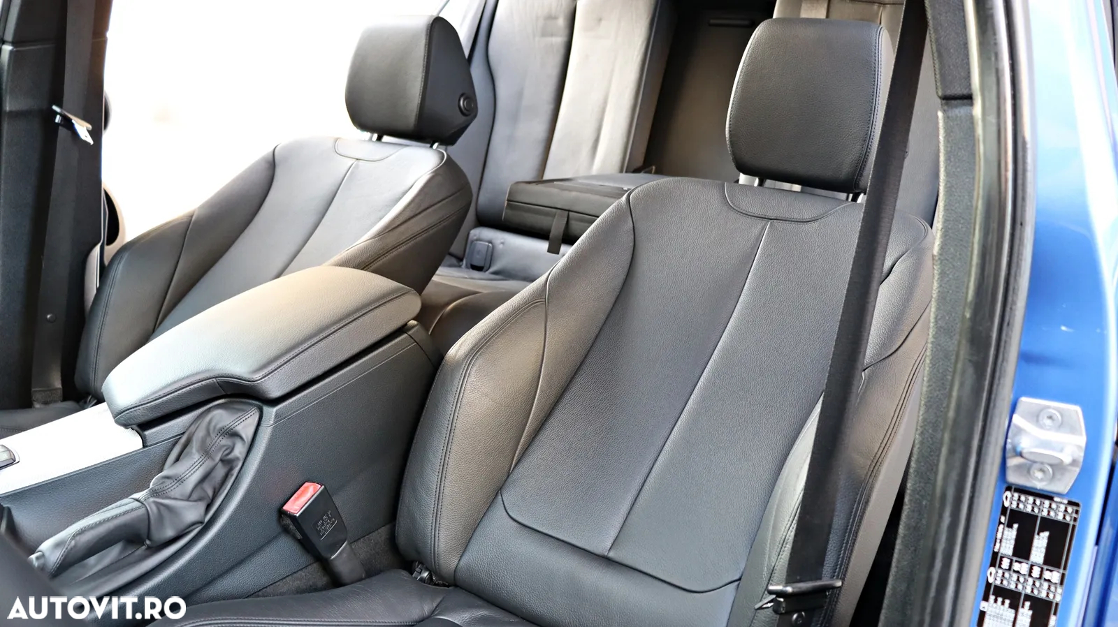 BMW Seria 3 330e iPerformance M Sport - 17