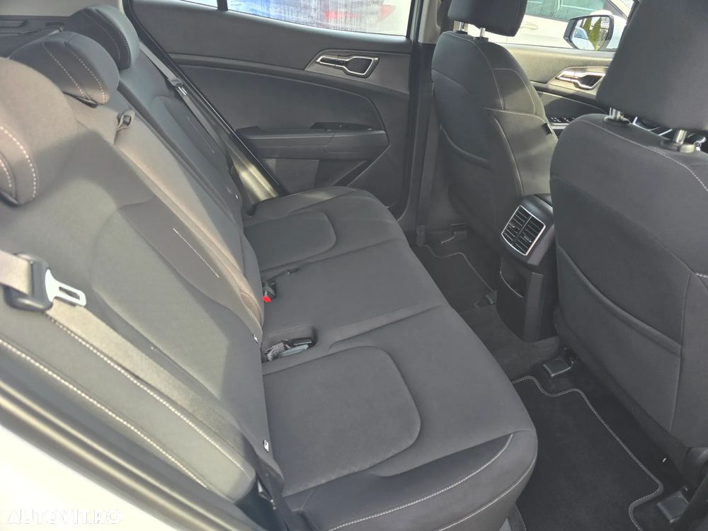 Kia Sportage 1.6 CRDI 2WD Eco-Dynamics+ (48V M-H) Black Edition - 12