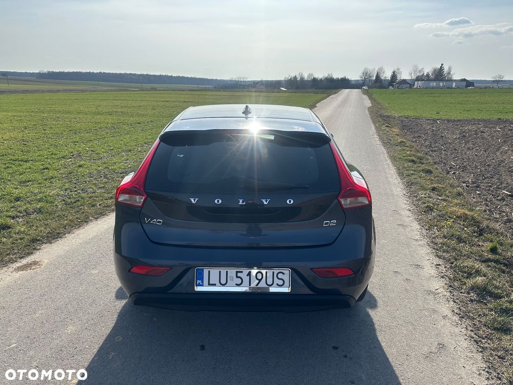 Volvo V40 D2 Drive-E Momentum - 4