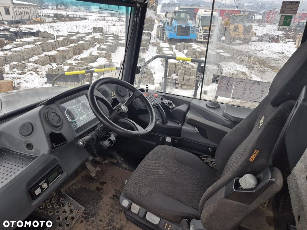 Caterpillar 444F2 - 14