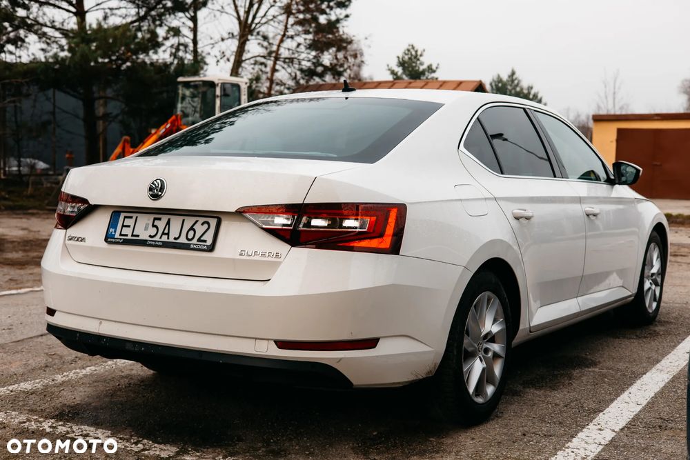 Skoda Superb 1.6 TDI Ambition - 5