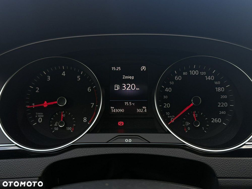 Volkswagen Passat - 14