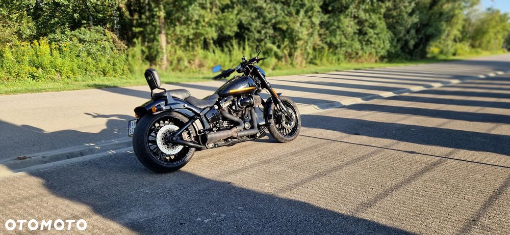 Harley-Davidson Softail Breakout - 10