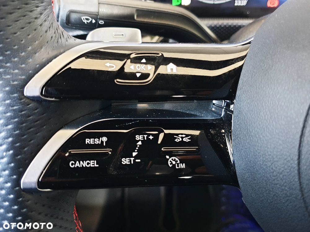 Mercedes-Benz CLA 180 AMG Line 7G-DCT - 34