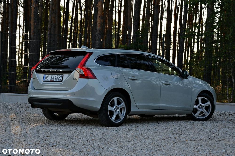 Volvo V60 D3 Summum - 24