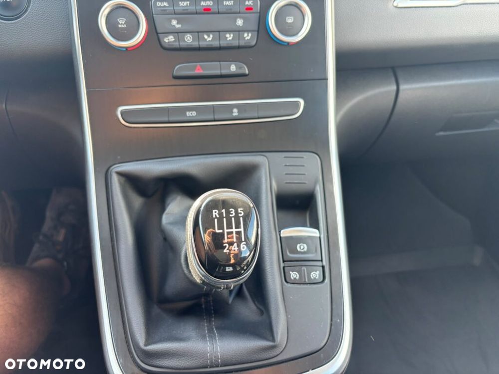 Renault Scenic ENERGY TCe 115 LIFE - 9