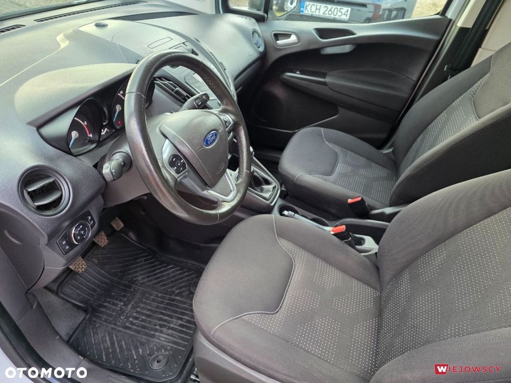 Ford Transit Courier - 15