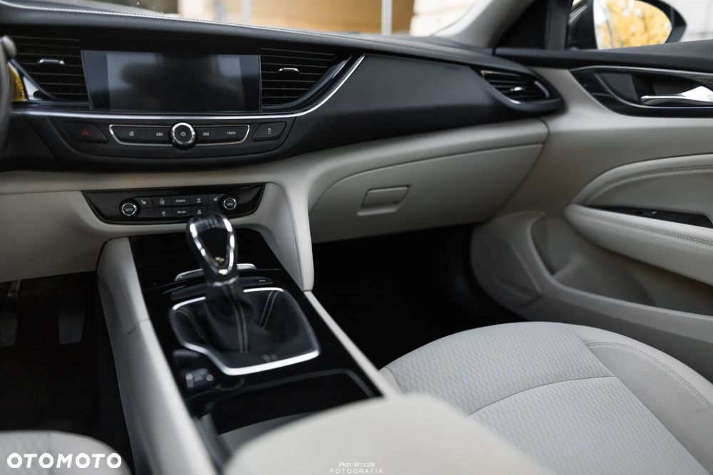 Opel Insignia 1.5 T Innovation S&S - 15