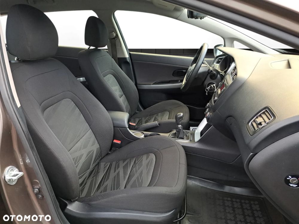 Kia Ceed 1.6 GDI M - 12