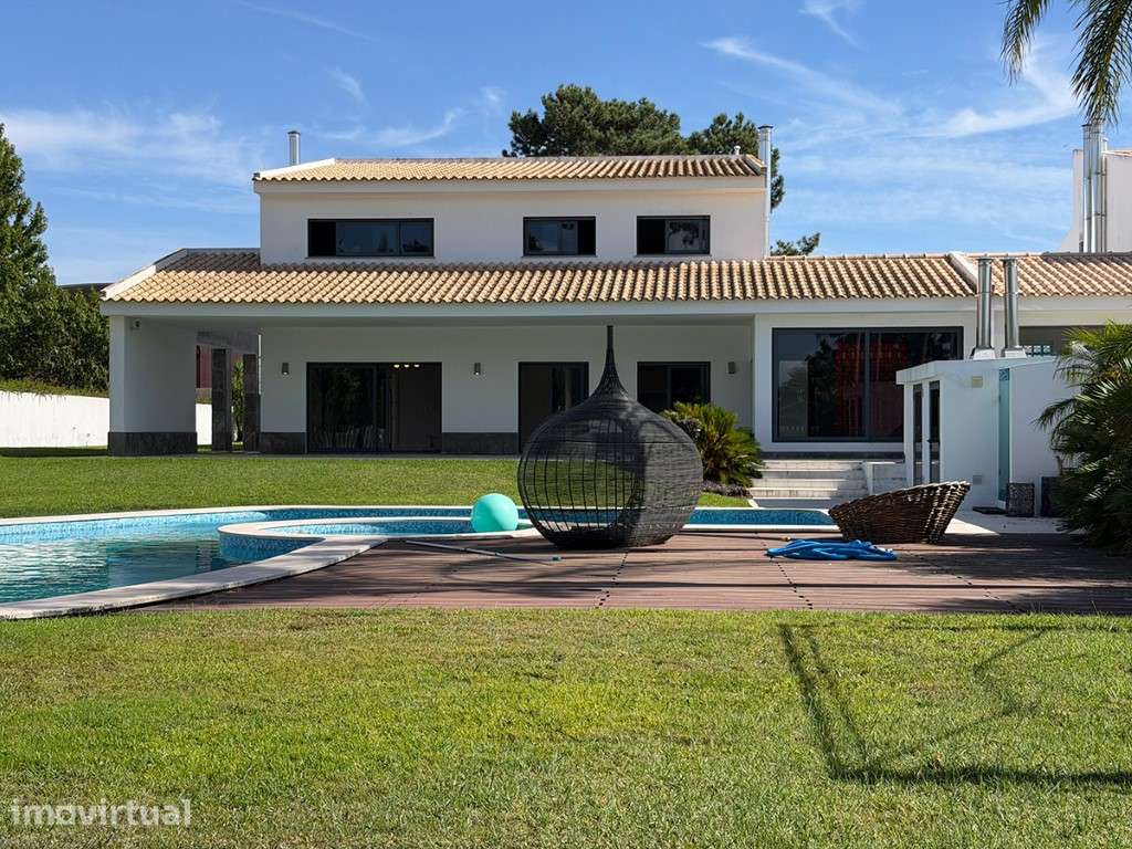 Moradia T4 inserida em generoso lote com piscina e 4 suites na Verd... - Grande imagem: 5/32