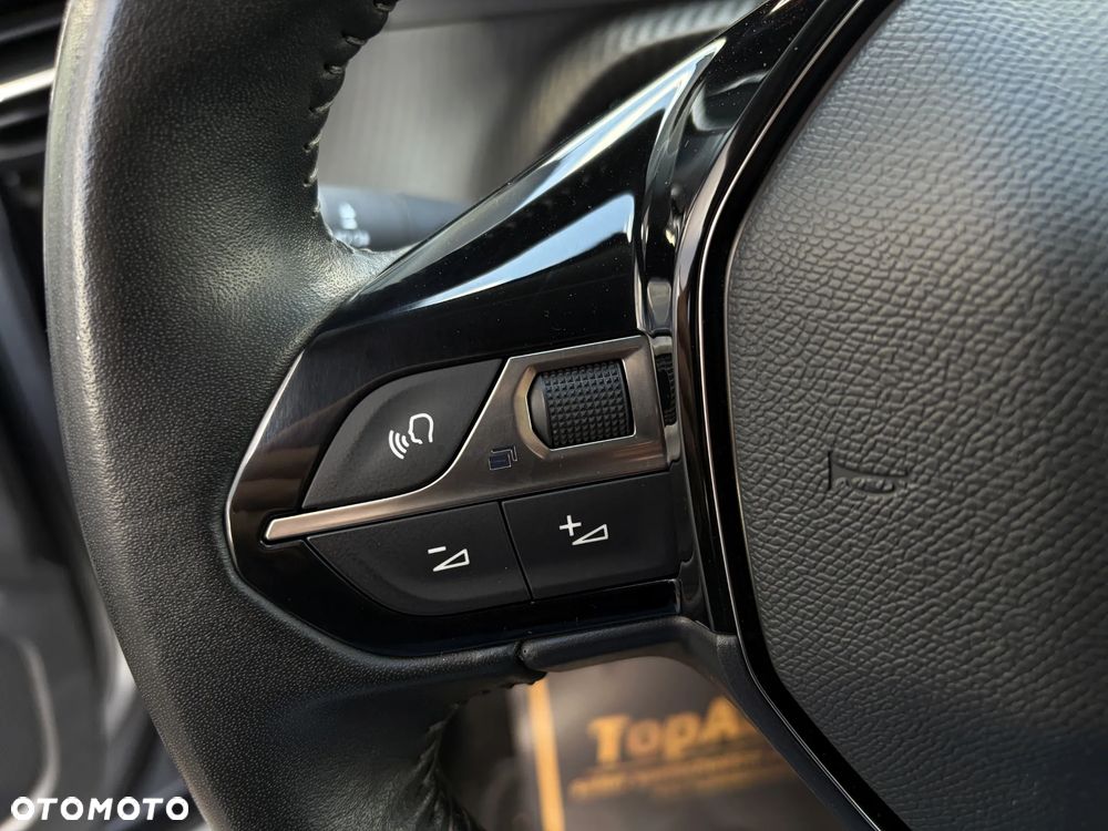 Peugeot 2008 1.2 PureTech Allure Pack S&S - 23