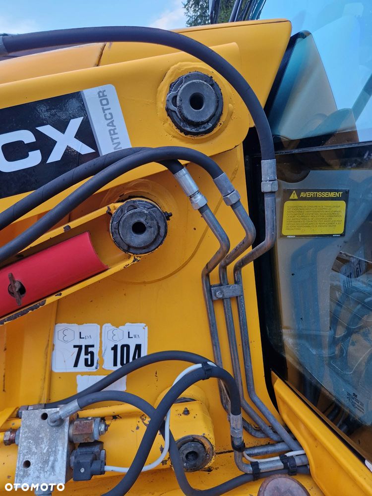 JCB 3CX - 28