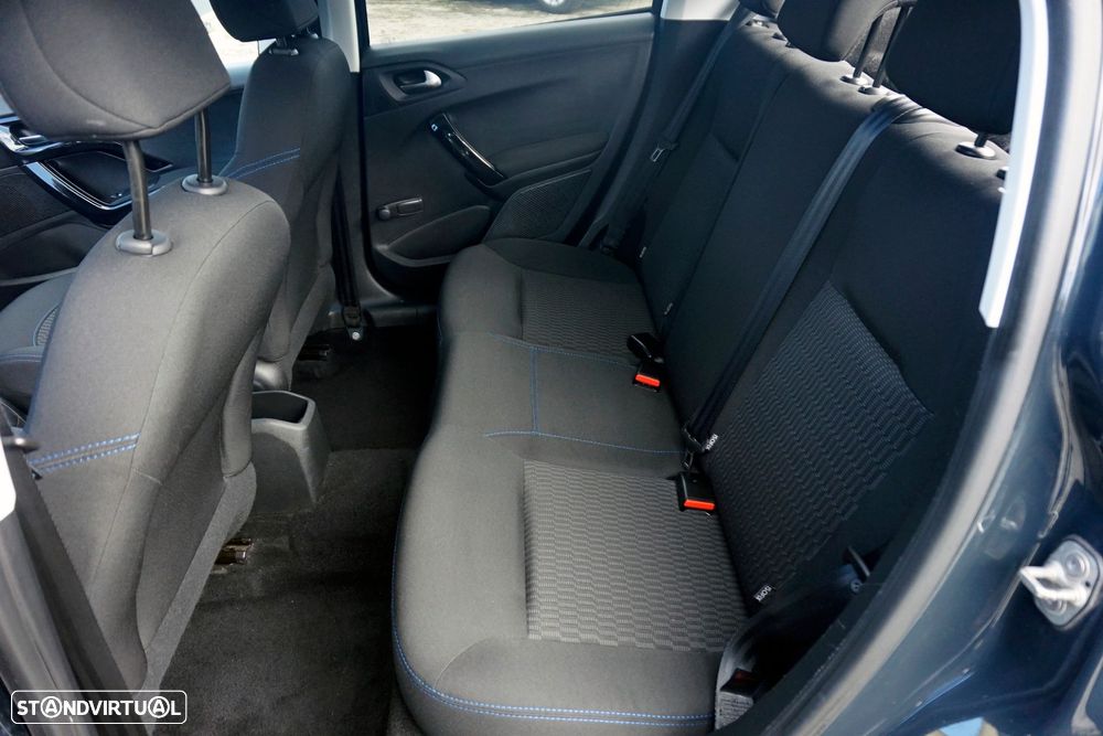 Peugeot 208 1.2 PureTech Style - 7