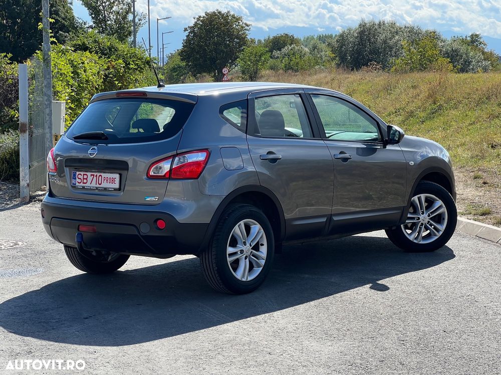 Nissan Qashqai 2012 photo 2