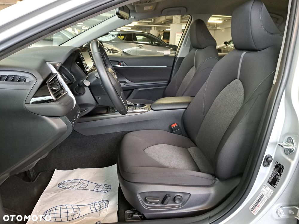 Toyota Camry 2.5 Hybrid Comfort CVT - 11