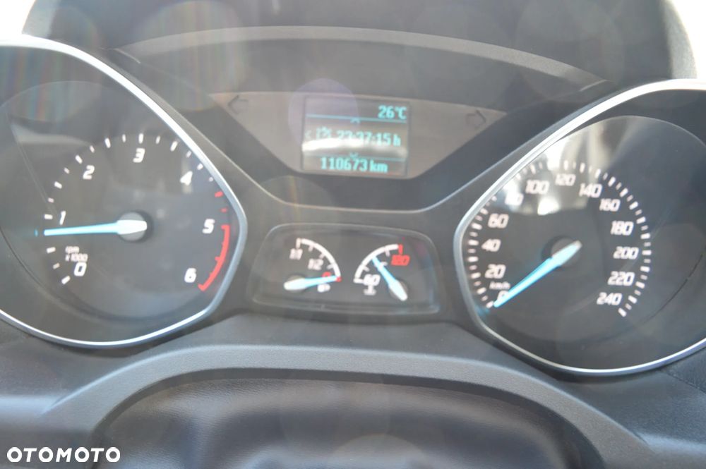 Ford Kuga 2.0 TDCi 2x4 Titanium - 23
