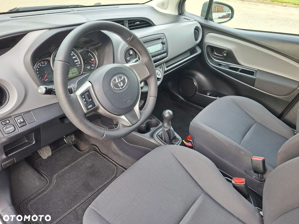 Toyota Yaris - 12