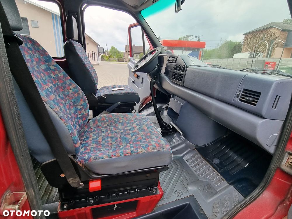 Mercedes-Benz Sprinter - 13