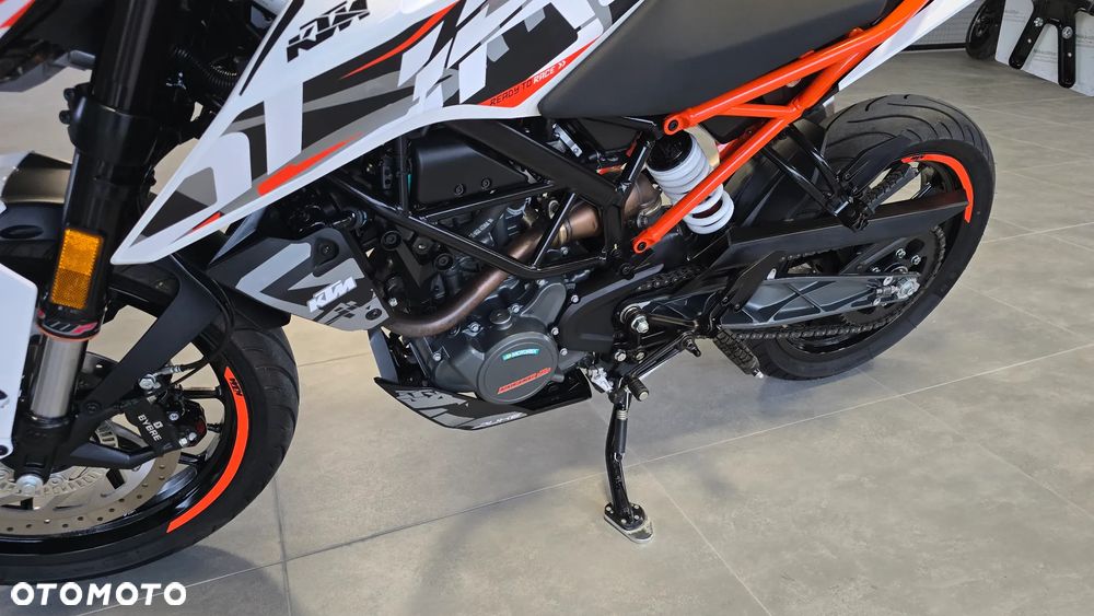 KTM Duke 125 - 8