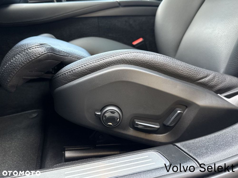 Volvo V90 Cross Country - 25