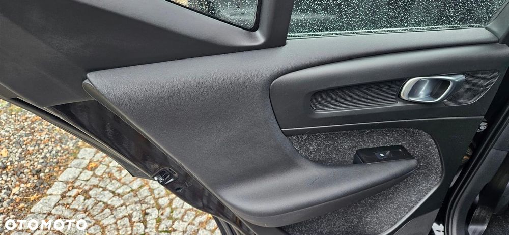Volvo XC 40 B4 Ultimate Dark - 24