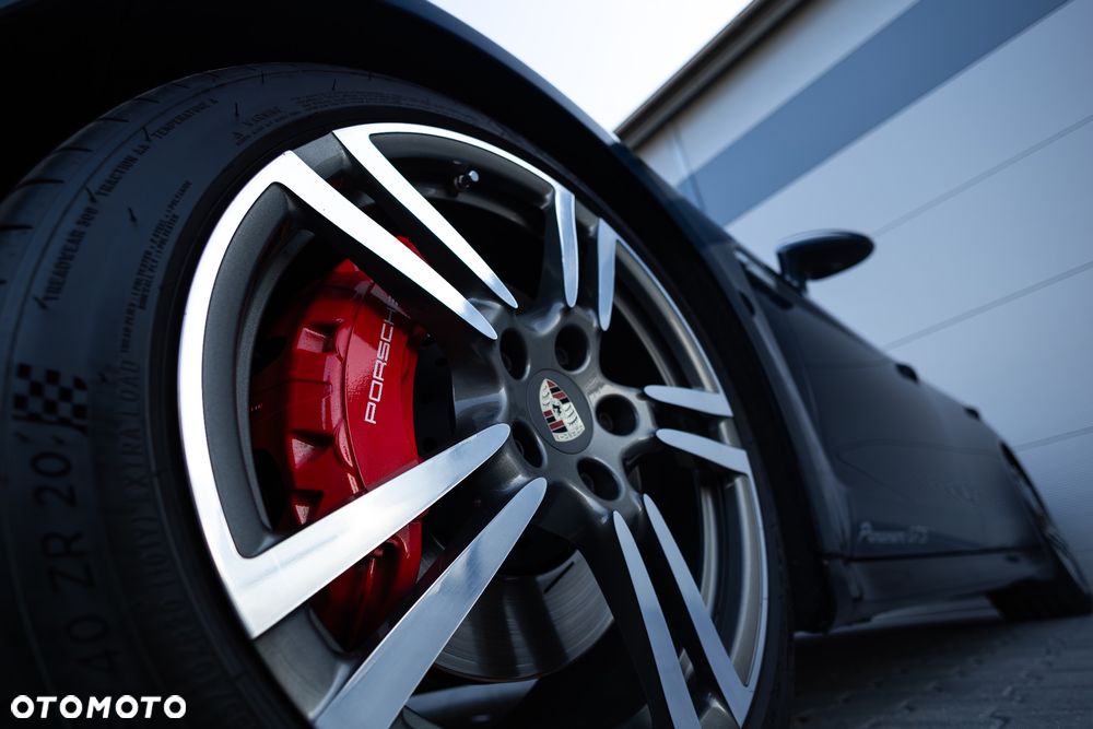 Porsche Panamera GTS PDK - 24