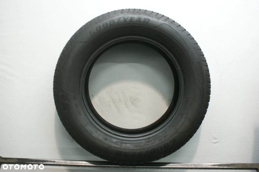 215/65R16 GOODYEAR VECTOR 4SEASONS G3 , 7mm 2025r B4183 - 4