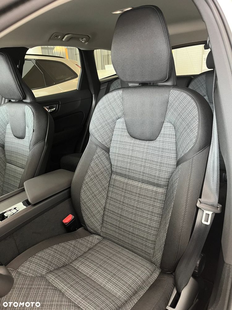 Volvo XC 60 B5 B AWD Core - 10